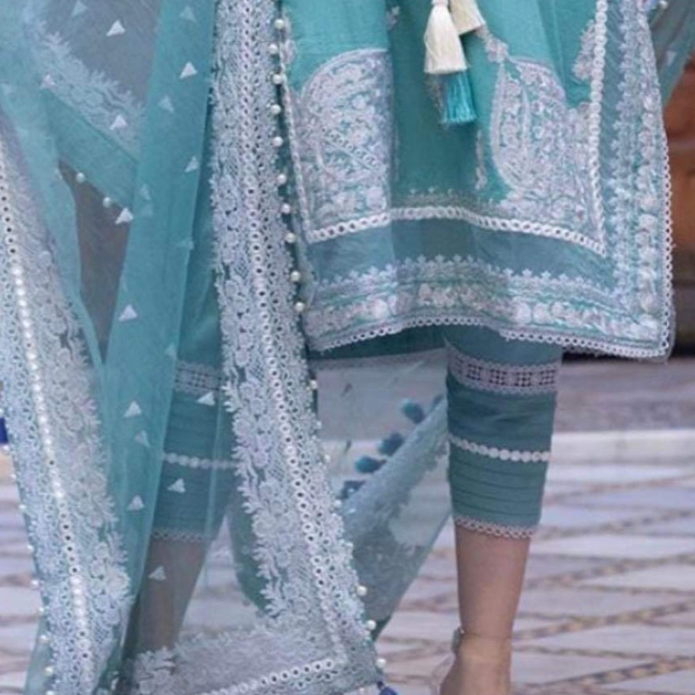 Pakistani Designer Dress 3Pc - Picture 3 of 7